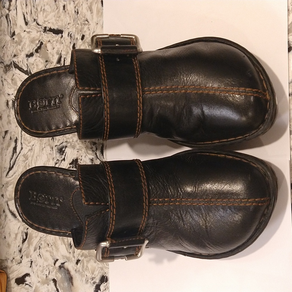 *Excellent Used Condition* Born Clogs With Buckle… - image 6